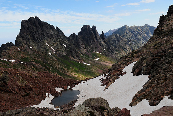 Looking back on Punta Missoghiu, on route to the Col Perdu