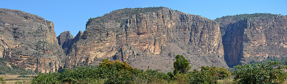 The entrances to Maki Canyon and the Canyon of Rats, viewed from Analamangabe, Isalo National Park