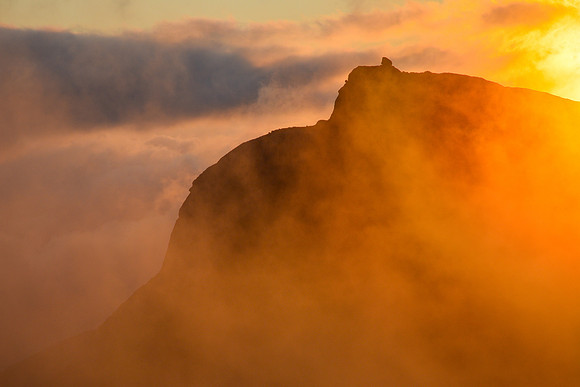 Sunrise en route to Pic Boby, Andringitra National Park