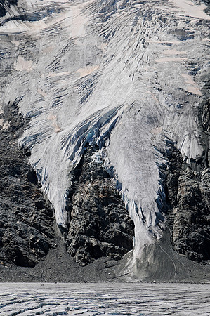 Hanging glaciers above the Glacier de Corbassière