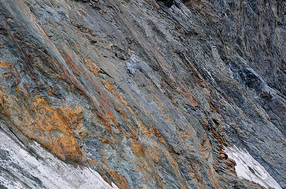 Colours on Peak 3374, beside the Col de Bertol
