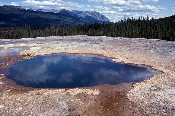 Tufa Mound, Rabittkettle Hotsprings