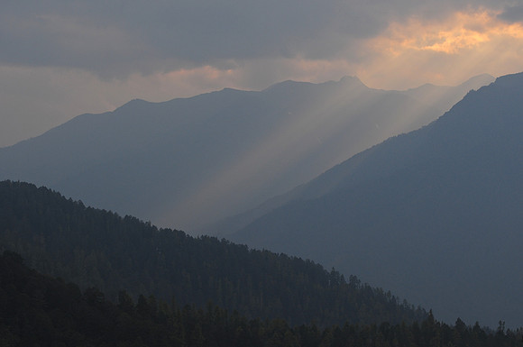 Approaching the Sinchu La, Punakha Trek
