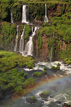 Waterfalls on the Argentinian side, from the Brazilian viewing platform