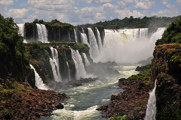 Looking up Rio Iguazu toward the Garganta del Diablo and the Brazilian viewing platform, from the Circuito Inferior on the Argentinian side