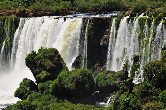 Salto San Martin from the Circuito Superior on the Argentinian side
