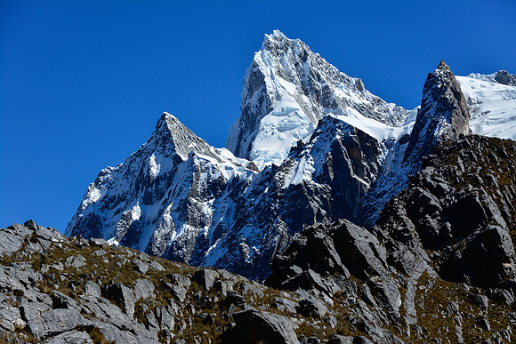 Taulliraju from Alto de Pucaraju