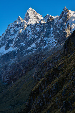 Taulliraju viewed during the climb to Alto de Pucaraju