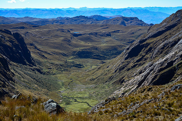 Looking east from Alto de Pucaraju