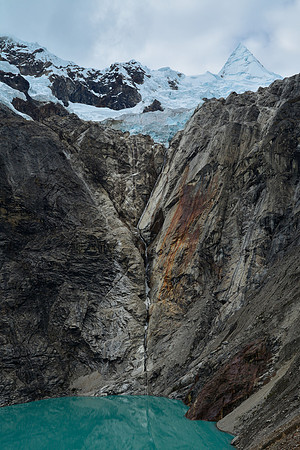Alpamayo from the moraine above Jancarurish