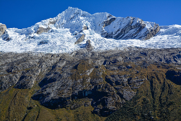 Rinrijirca viewed during the climb to Punta Unión