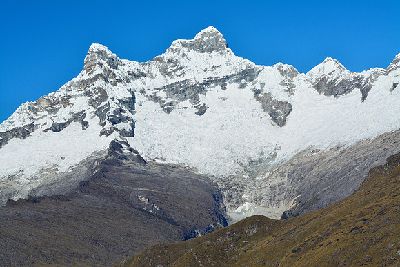 Chacraraju from Alto de Pucaraju
