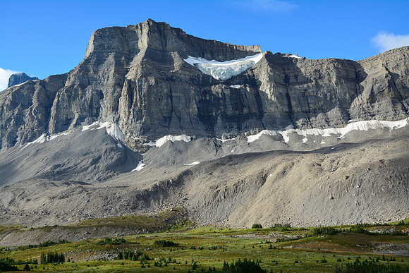 An unnamed mountain southeast of Cataract Pass