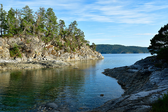 The channel separating East and West Cumre Islands