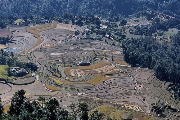 The view from Dhampus, near the Pokhara-Baglung highway