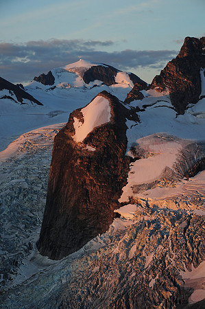 The Hound's Tooth from the summit of Eastpost Spire