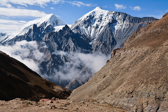 Tasartse and Tashikang on the ascent to lower Sangda La