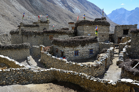 Houses in Chharka