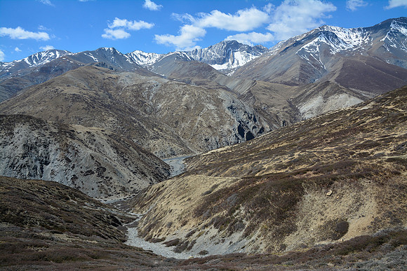 The Sephu Khola turns up toward the Sela Mukchung La east of Shey Gompa