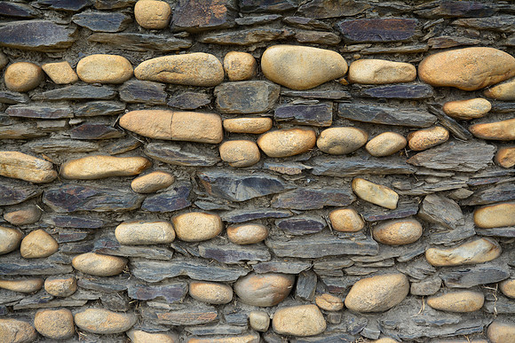 Stonework on a wall in Tinje