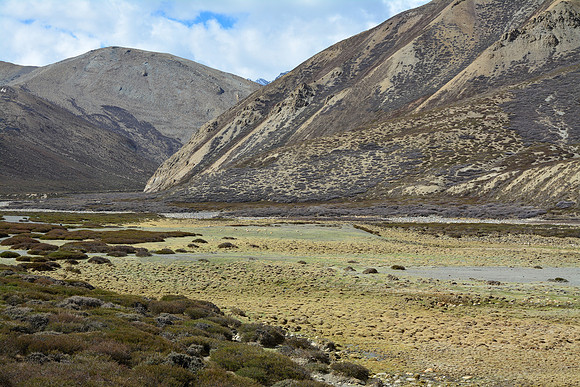 The confluence of the Kehen Khola and the Dikhun Khola