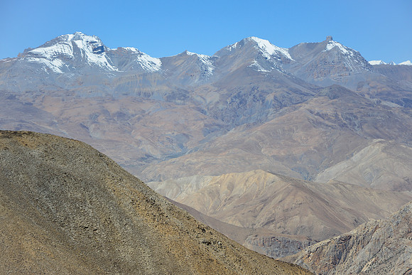 The mountains west of Karang, viewed on the ascent to the Muri La