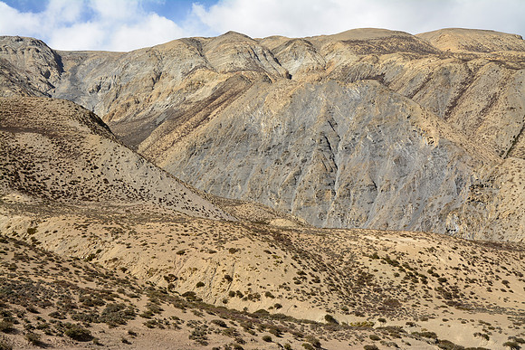 Mountain views on the descent from the Chharka La
