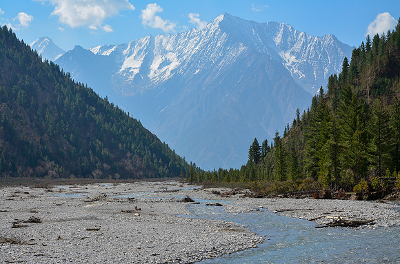 The valley of the Phoksundo Khola north of Phoksundo Lake