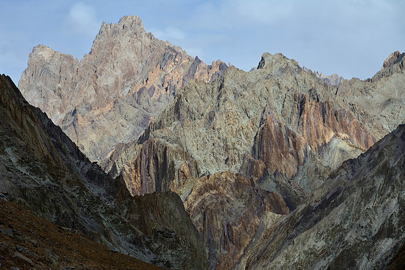 Mountains near Hanupatta, Lamayuru to Tso Moriri Trek