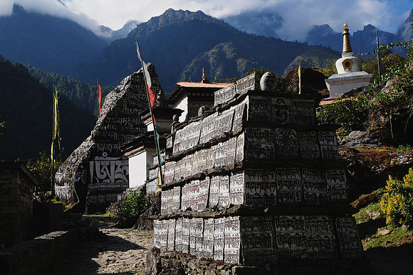 Mani stones, Chhuthawa
