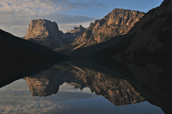 Squaretop Mountain and The Bottle above Upper Green River Lake, Wind River Range