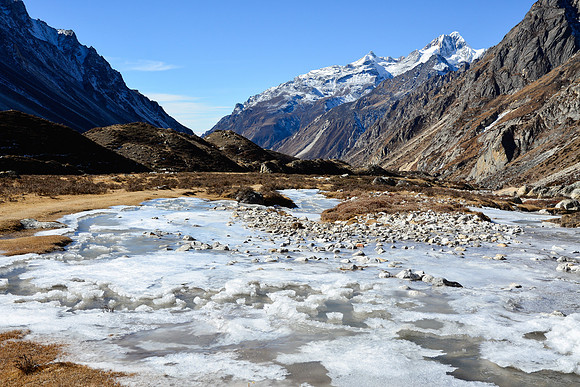 Frozen stream near Ramtang