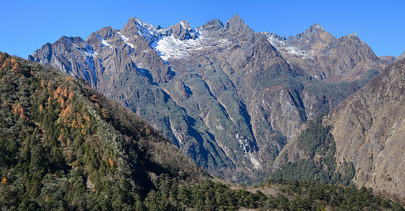 The mountains southwest of Ghunsa, from the valley of the Yamtari Khola
