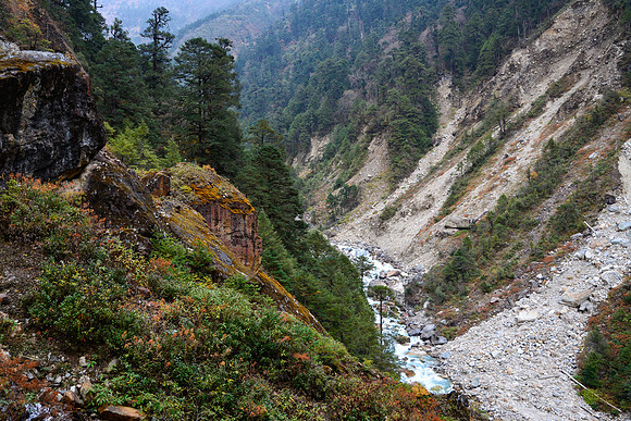 The Ghunda Khola between Gyabla and Phale