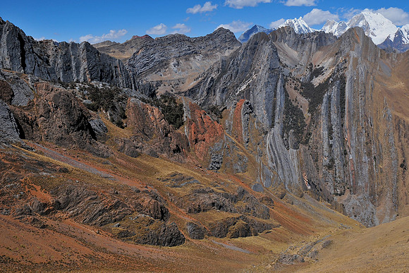 Slopes below Cerro Torre Punta, Quebrada Parlash, Huayhuash Circuit