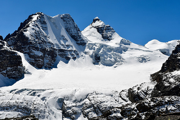 Condoriri viewed on the ascent of Pico Austria