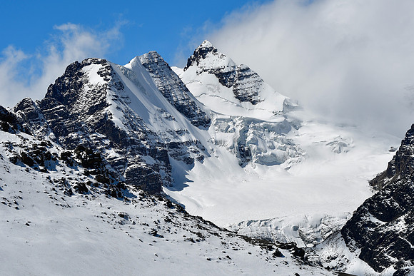 Condoriri  from Jurikhota Pass