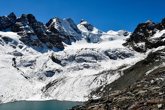 Condoriri viewed on the ascent of Pico Austria