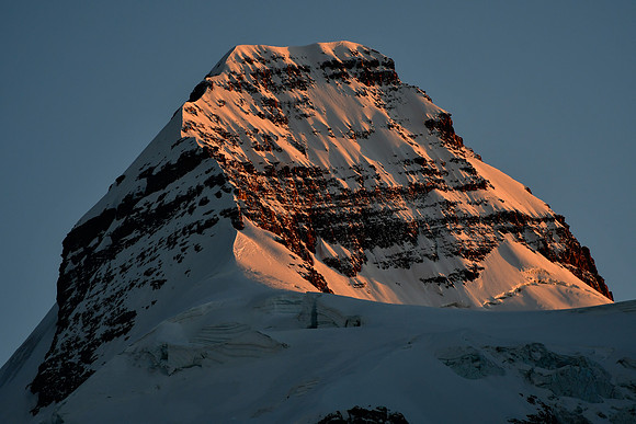 Sunrise on Condoriri from Chiar Khota