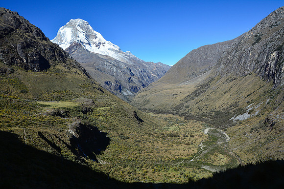 Huascarán Norte from the trail to Laguna 69