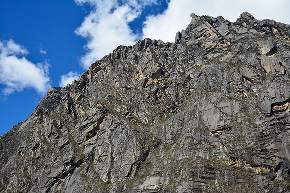 The rock face above Chinancocha