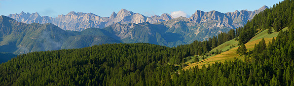 The view south from Le Grand Rochebrune in Souliers