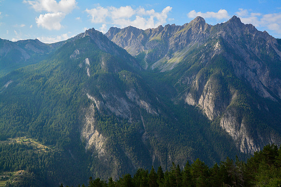 Looking south on the descent to the Combe du Queyras