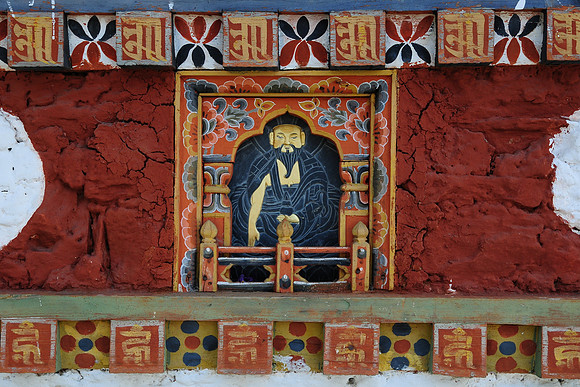Artwork on one of the chortens of the Druk Wangyul Memorial on the Dochu La