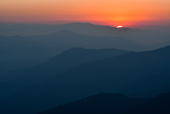 Sunrise from Chiwabhanjang on the Singalila Ridge
