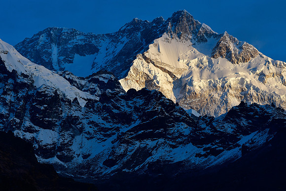 Sunrise on Kangchenjunga from Dzongri Top