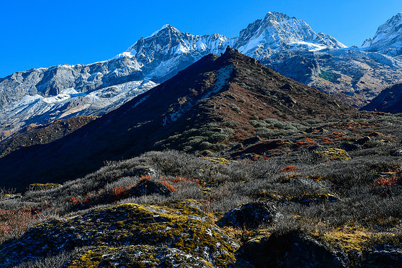 The peaks on the ridge south of Pandim en route from Tangshing back to Dzongri