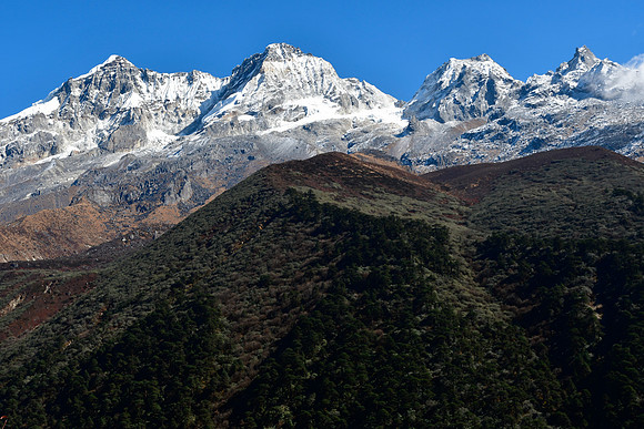 The peaks on the ridge south of Pandim en route from Tangshing back to Dzongri