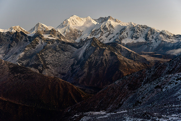 Kokthang, Rathong, Kabru and Kangchenjunga before sunrise from just north of Danphebir Pass