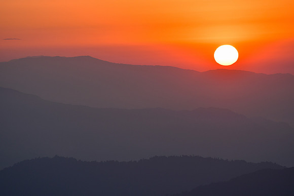 Sunrise from Chiwabhanjang on the Singalila Ridge